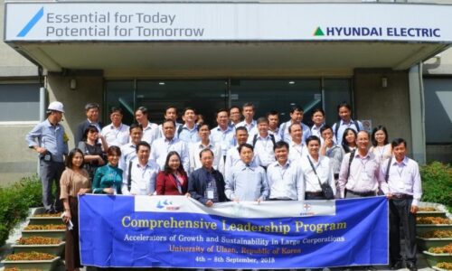 Học viên chương trình Comprehensive Leadership Program – Lãnh đạo toàn diện dành cho các nhà Lãnh đạo, Quản lý thuộc Tổng công ty Điện lực miền Nam khảo sát tại Công ty Hyundai Electric, Tập đoàn Hyundai – Hàn Quốc.