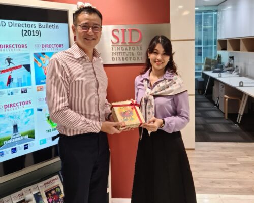 Ông Terence Quek – Giám đốc điều hành của SID và Bà Phạm Thị Thu Hằng Giám đốc điều hành của VIETSTAR tại trụ sở SID – 168 Robinson Road, #11-03, Capital Tower, Singapore